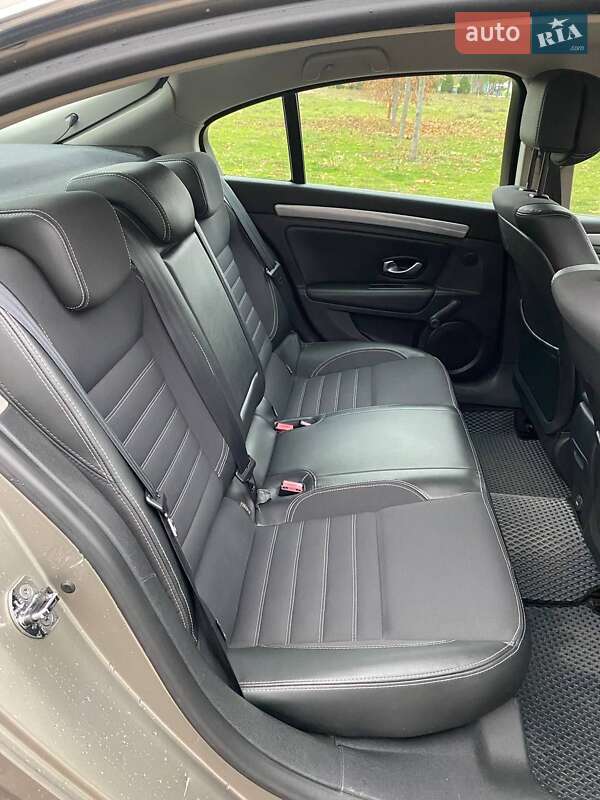 Лифтбек Renault Laguna 2011 в Черкассах фото 13 Лифтбек Renault Laguna 2011 в Черкассах