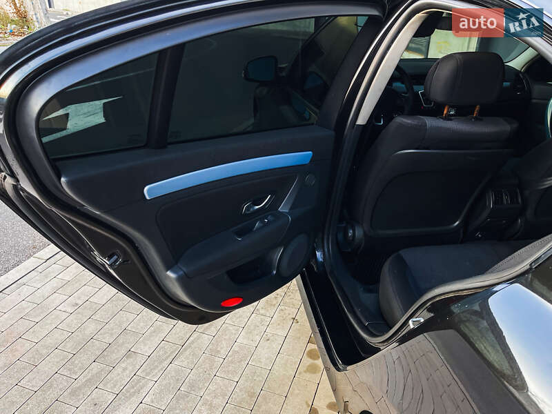 Лифтбек Renault Laguna 2008 в Киеве