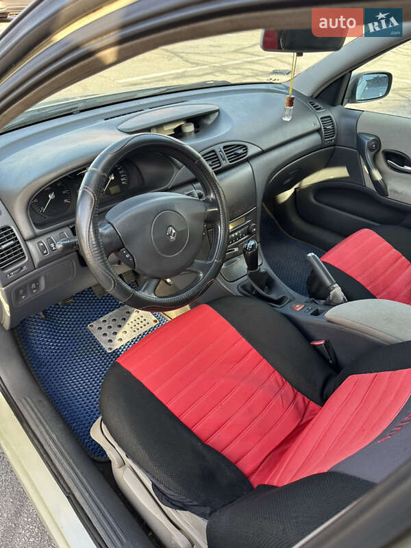Лифтбек Renault Laguna 2004 в Полтаве