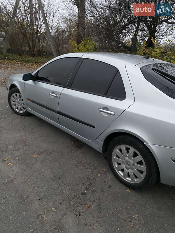 Ліфтбек Renault Laguna 2001 в Кременчуці фото 5 Ліфтбек Renault Laguna 2001 в Кременчуці
