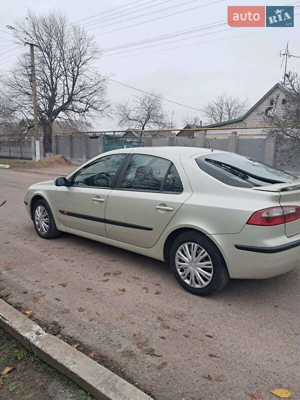 Лифтбек Renault Laguna 2001 в Великой Александровке