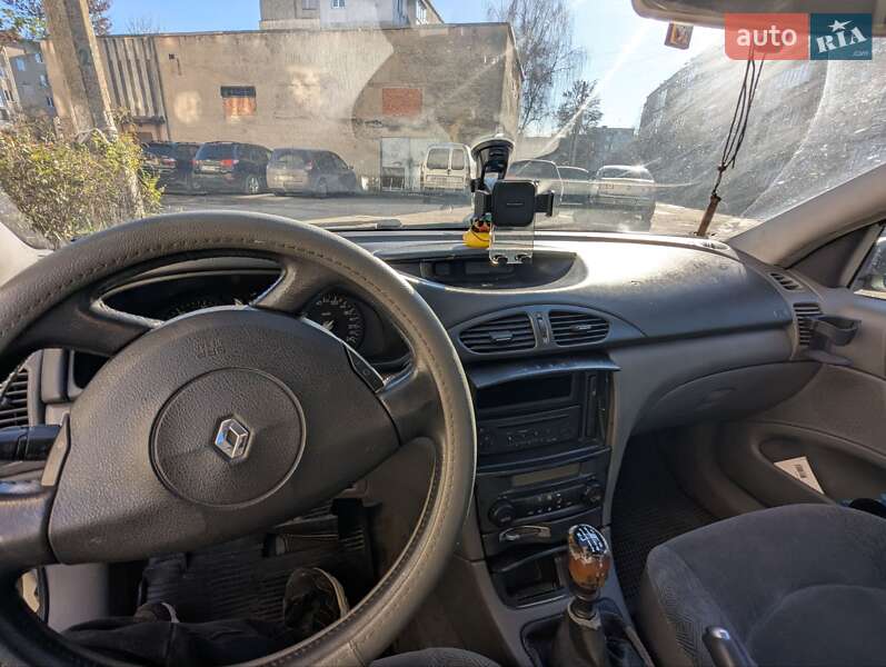 Универсал Renault Laguna 2001 в Калуше