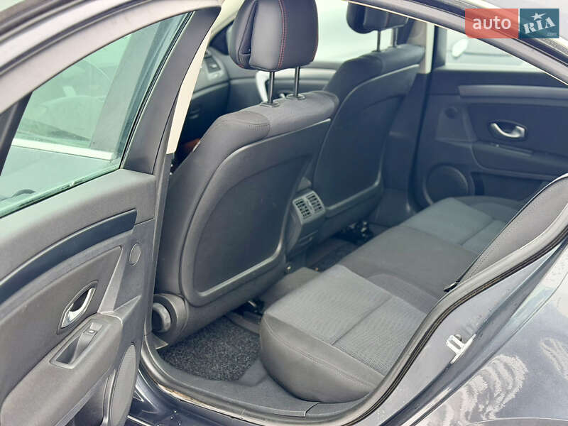 Ліфтбек Renault Laguna 2010 в Рівному