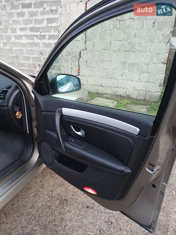 Лифтбек Renault Laguna 2008 в Черкассах