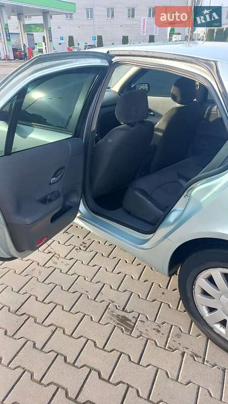 Ліфтбек Renault Laguna 2005 в Києві фото 11 Ліфтбек Renault Laguna 2005 в Києві