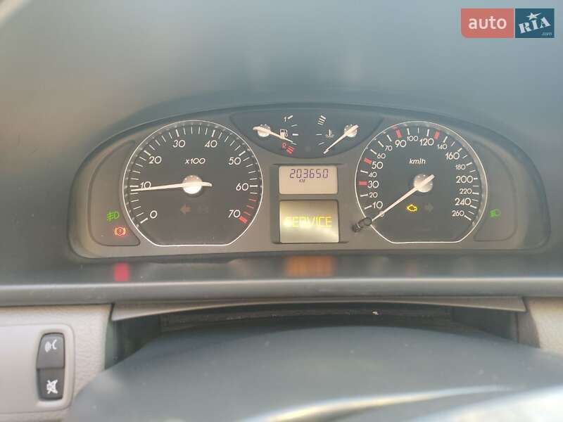 Ліфтбек Renault Laguna 2002 в Смілі