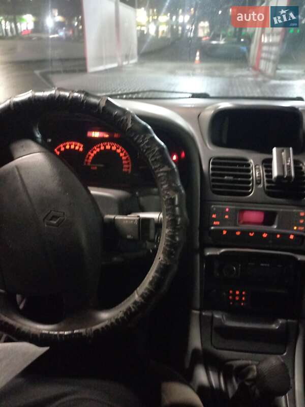 Універсал Renault Laguna 1998 в Рівному фото 4 Універсал Renault Laguna 1998 в Рівному