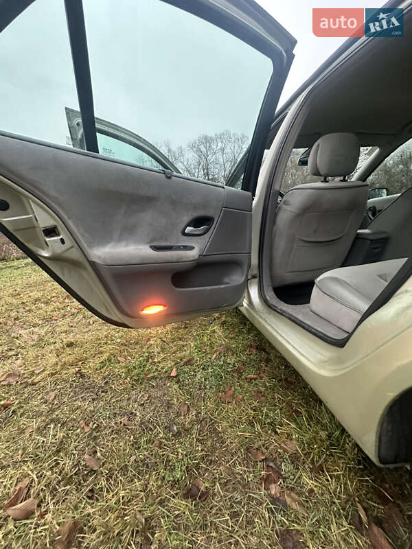 Лифтбек Renault Laguna 2001 в Львове