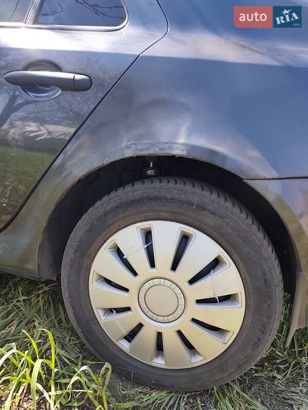 Лифтбек Renault Laguna 2001 в Кегичевке фото 2 Лифтбек Renault Laguna 2001 в Кегичевке