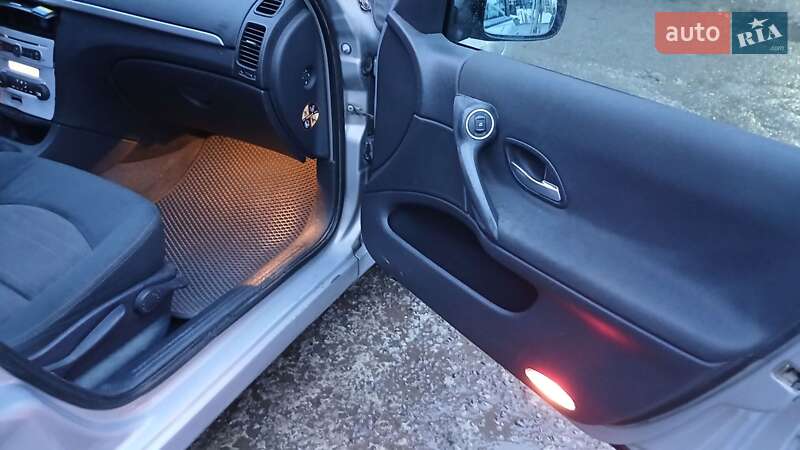 Ліфтбек Renault Laguna 2007 в Тернополі