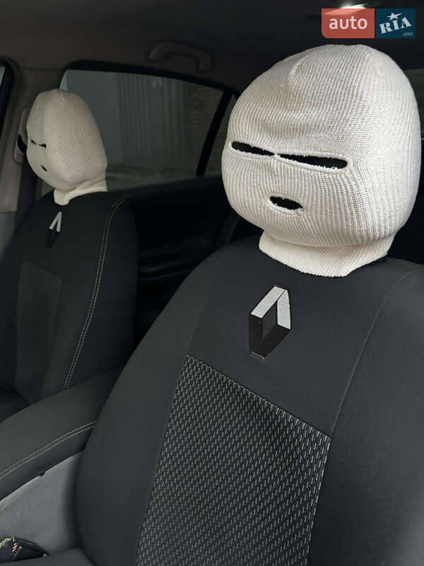 Ліфтбек Renault Laguna 2005 в Слов'янську фото 15 Ліфтбек Renault Laguna 2005 в Слов'янську