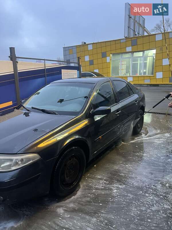 Ліфтбек Renault Laguna 2002 в Умані