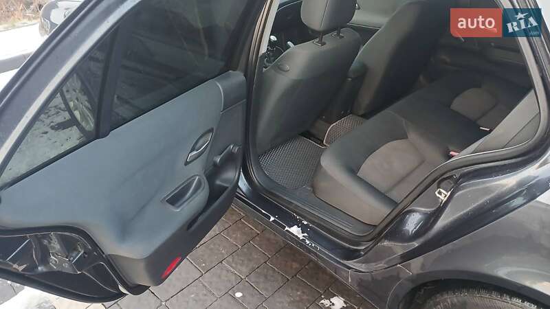 Лифтбек Renault Laguna 2005 в Самборе