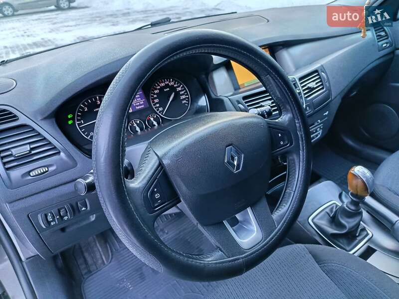 Лифтбек Renault Laguna 2008 в Сколе