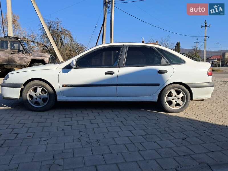 Лифтбек Renault Laguna 2000 в Ужгороде