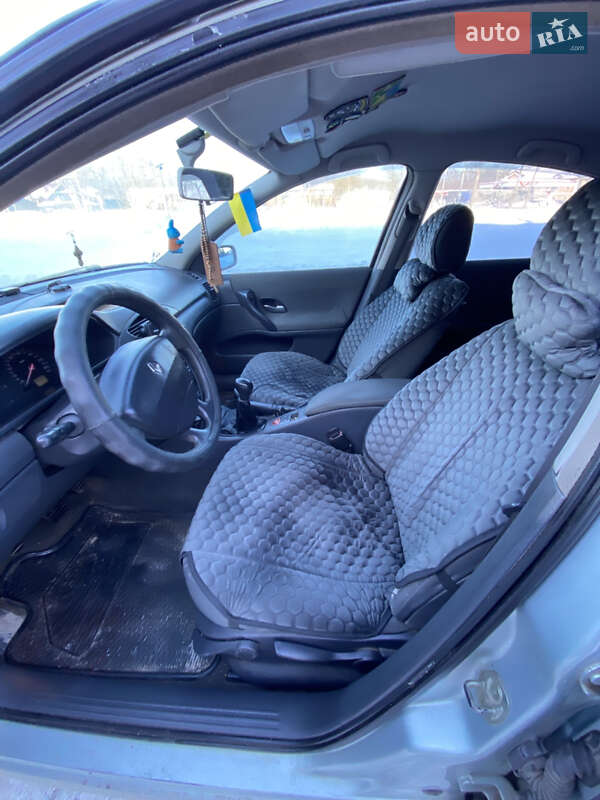 Лифтбек Renault Laguna 2004 в Тернополе