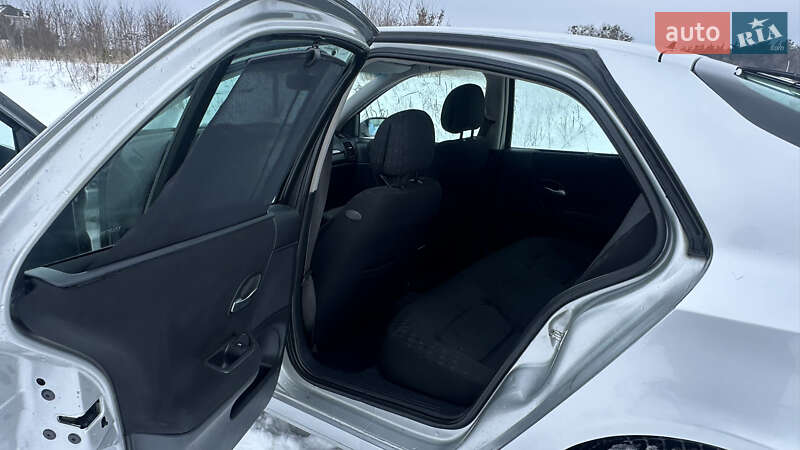 Ліфтбек Renault Laguna 2005 в Києві фото 20 Ліфтбек Renault Laguna 2005 в Києві