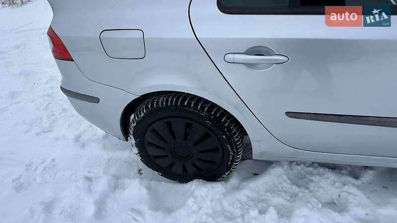 Ліфтбек Renault Laguna 2005 в Києві фото 31 Ліфтбек Renault Laguna 2005 в Києві