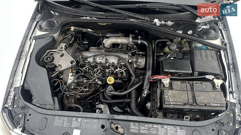 Ліфтбек Renault Laguna 2005 в Києві фото 39 Ліфтбек Renault Laguna 2005 в Києві