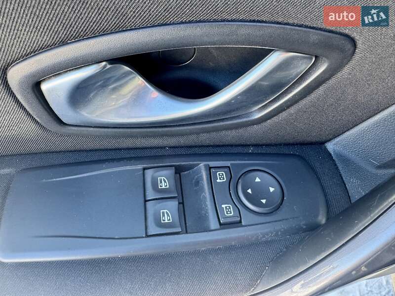 Лифтбек Renault Laguna 2010 в Киеве