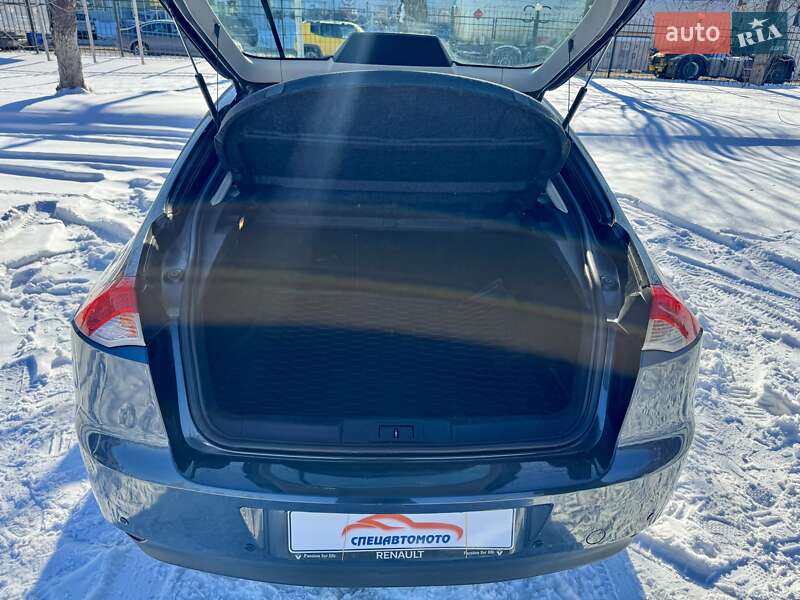 Лифтбек Renault Laguna 2010 в Киеве