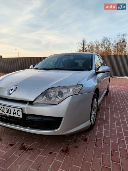 Ліфтбек Renault Laguna 2011 в Сарнах