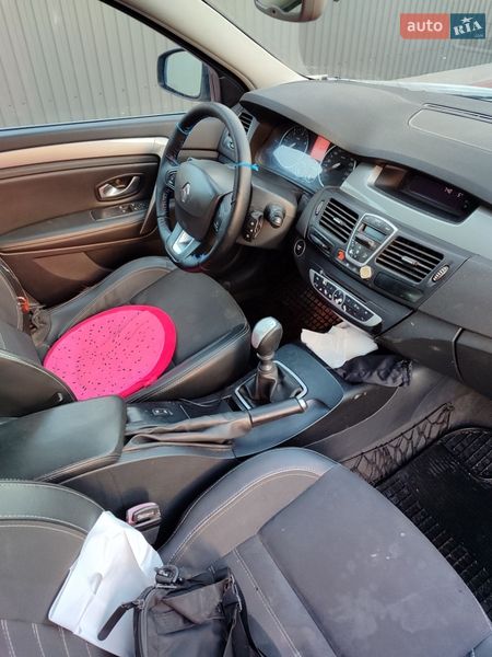 Ліфтбек Renault Laguna 2011 в Сарнах