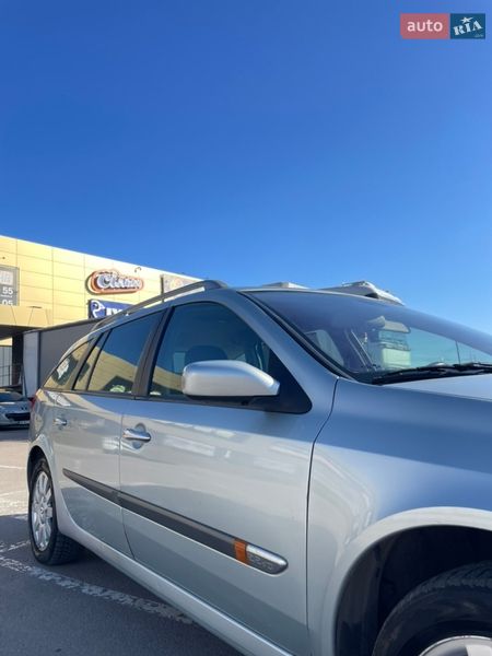 Универсал Renault Laguna 2002 в Ровно