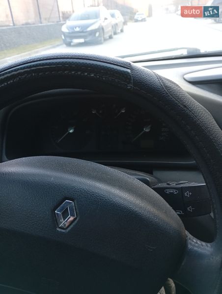 Лифтбек Renault Laguna 2001 в Львове