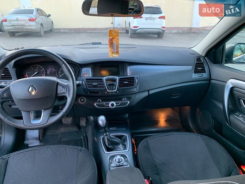 Универсал Renault Laguna 2010 в Остроге