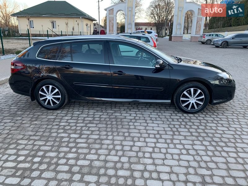 Универсал Renault Laguna 2010 в Остроге