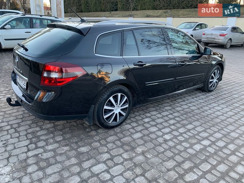 Универсал Renault Laguna 2010 в Остроге