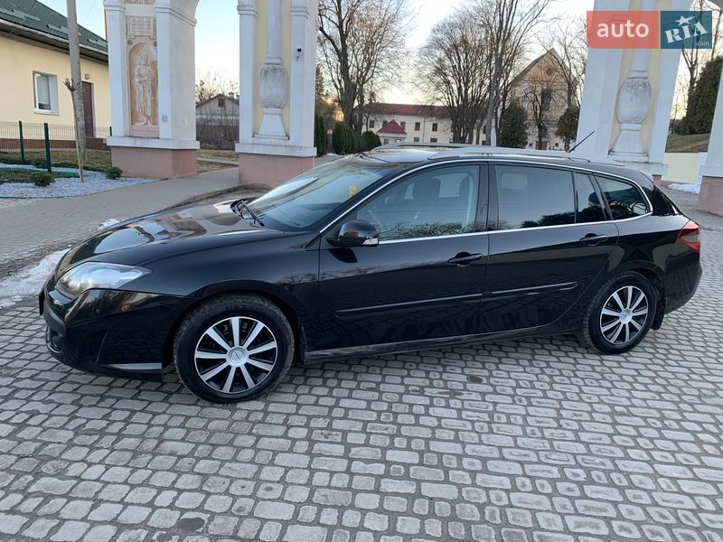 Универсал Renault Laguna 2010 в Остроге
