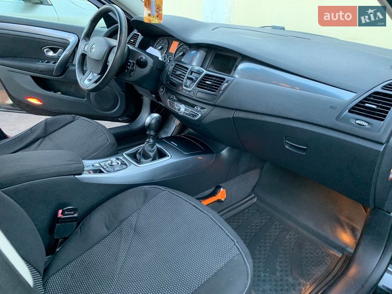 Универсал Renault Laguna 2010 в Остроге