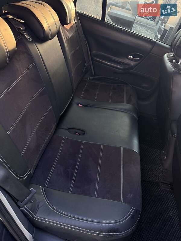 Универсал Renault Laguna 2004 в Баре фото 11 Универсал Renault Laguna 2004 в Баре