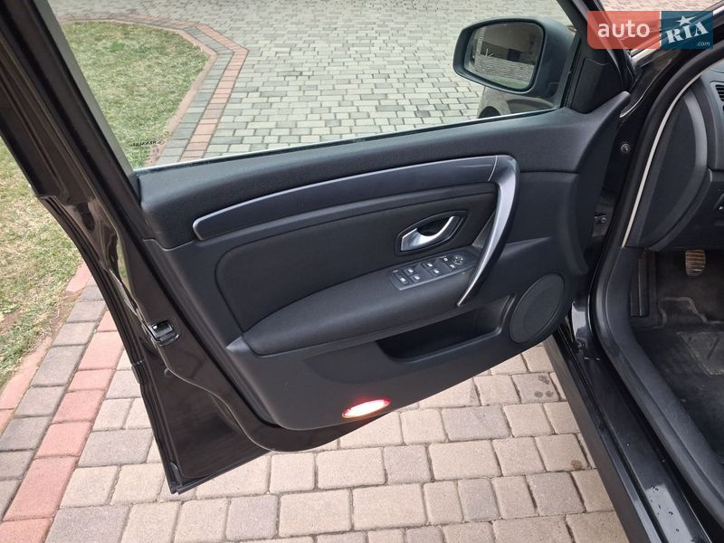 Лифтбек Renault Laguna 2009 в Калуше