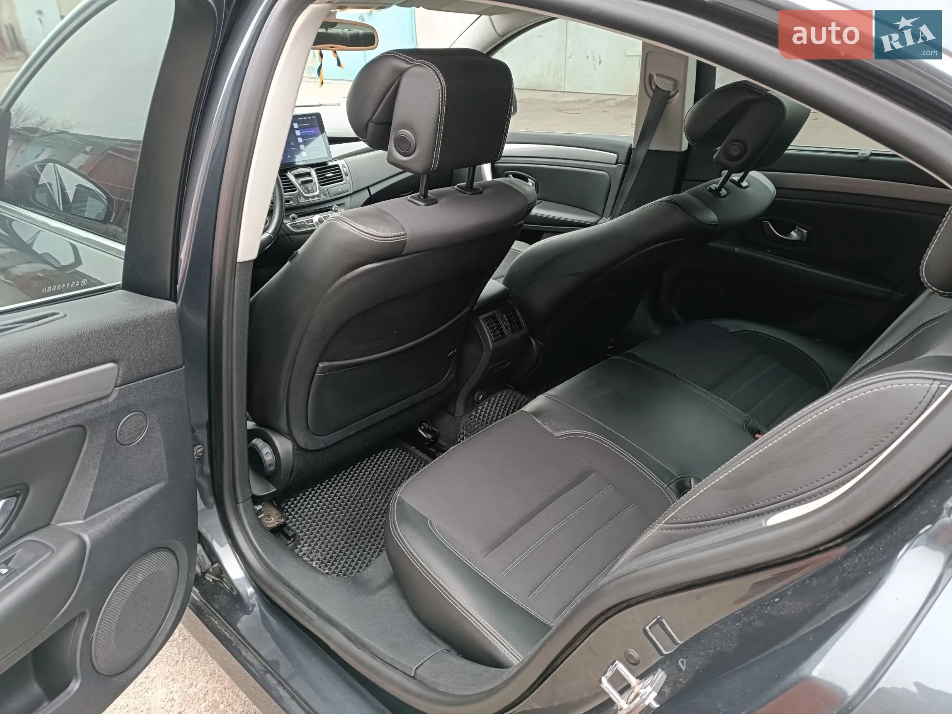 2011 Renault Laguna - мініатюра 33