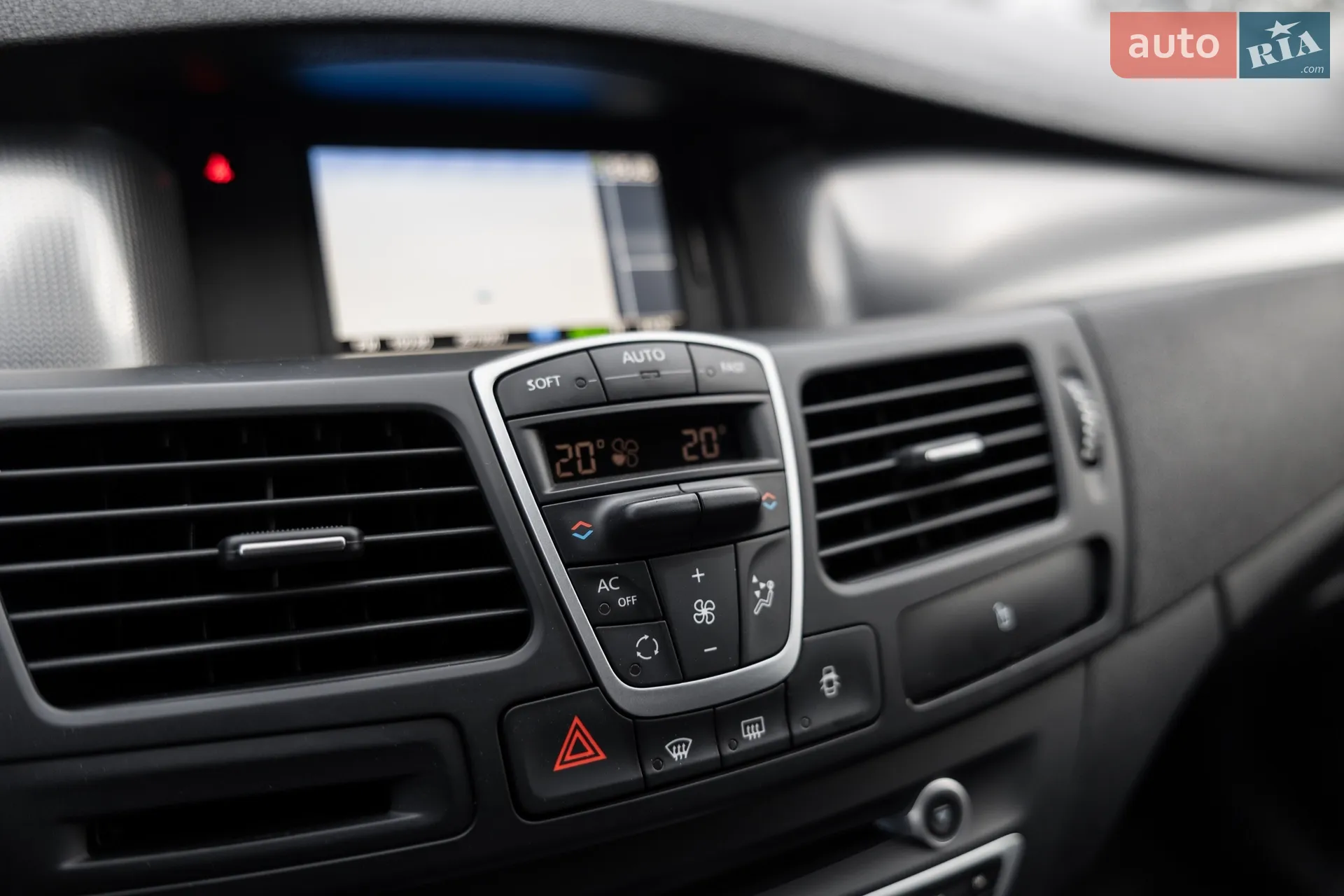 2012 Renault Laguna - мініатюра 25