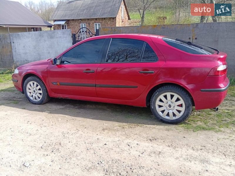 Ліфтбек Renault Laguna 2002 в Чернівцях