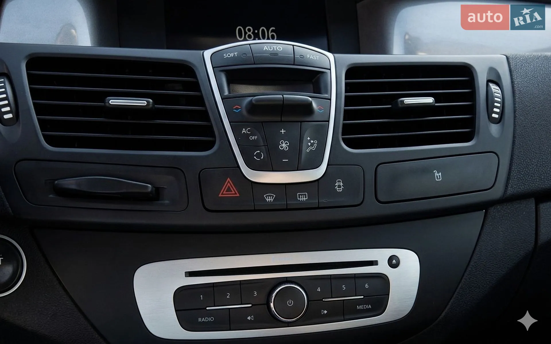 2013 Renault Laguna - мініатюра 33