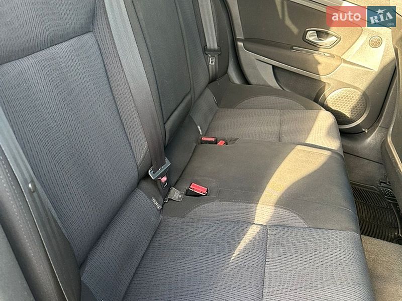 Универсал Renault Laguna 2009 в Ровно