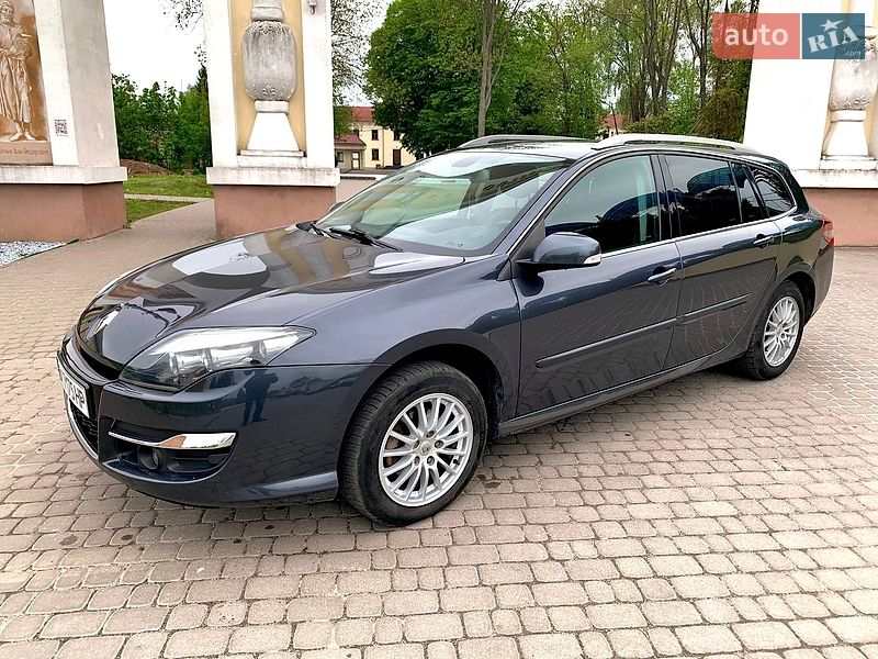 Универсал Renault Laguna 2010 в Остроге