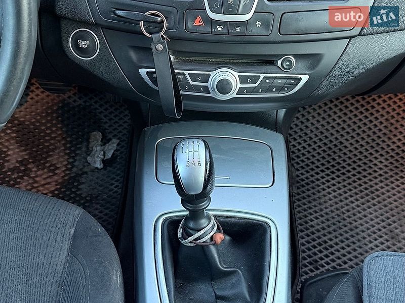 Ліфтбек Renault Laguna 2010 в Тернополі