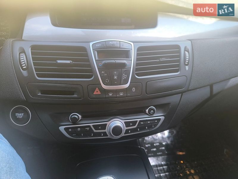 Лифтбек Renault Laguna 2010 в Красилове фото 4 Лифтбек Renault Laguna 2010 в Красилове