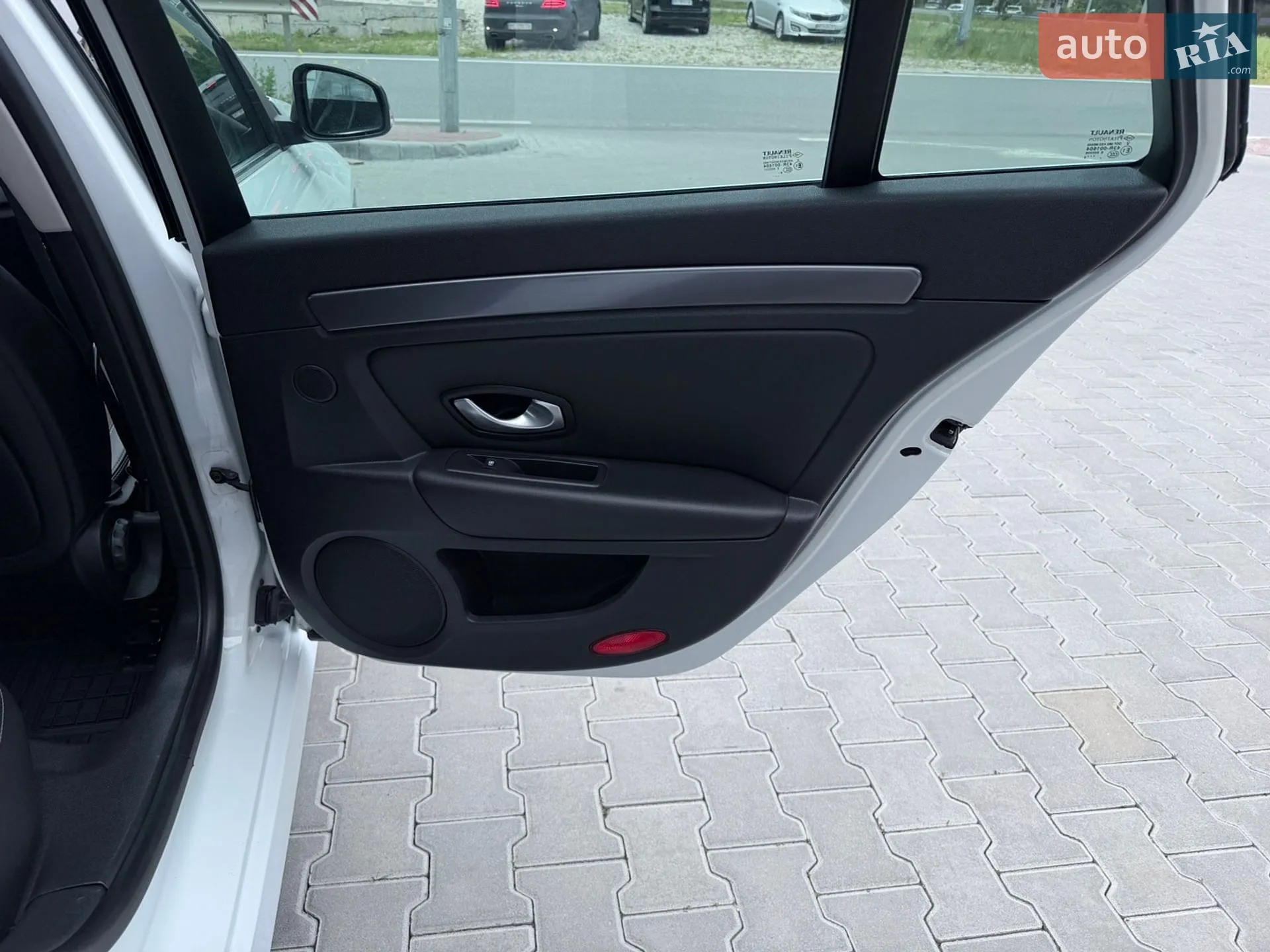 2010 Renault Laguna - мініатюра 29