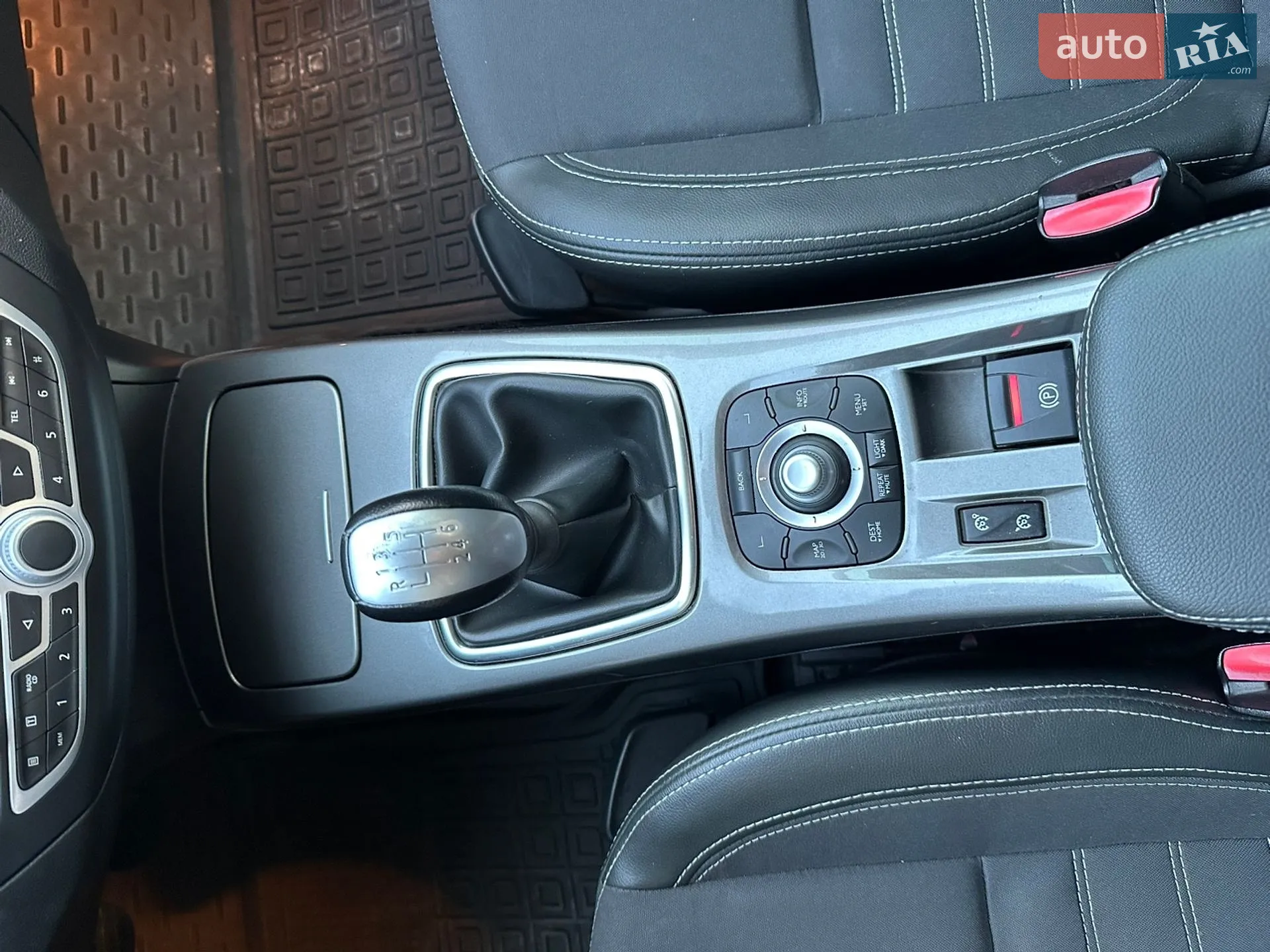 2011 Renault Laguna - мініатюра 24