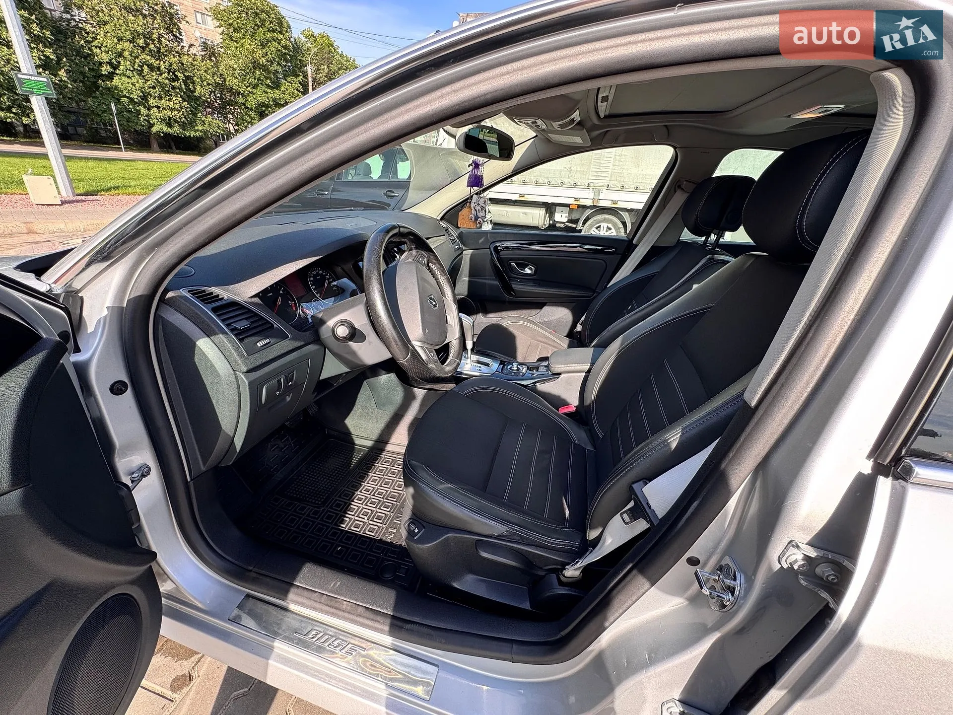 2012 Renault Laguna - мініатюра 17