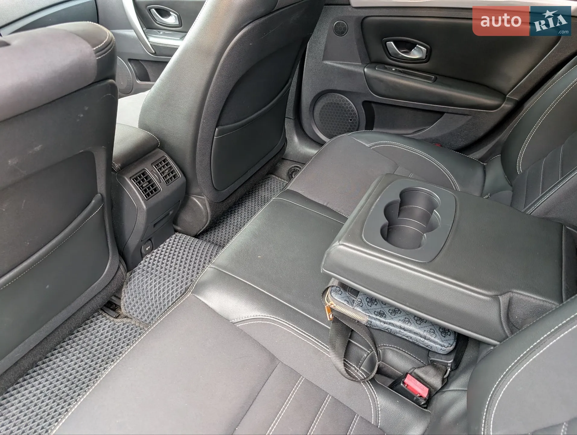 2011 Renault Laguna - мініатюра 19