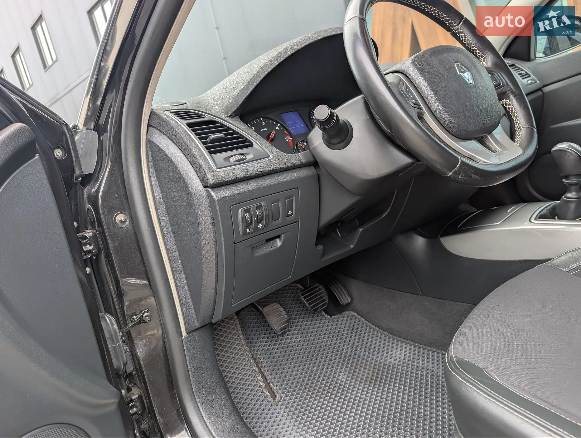 2011 Renault Laguna - мініатюра 22