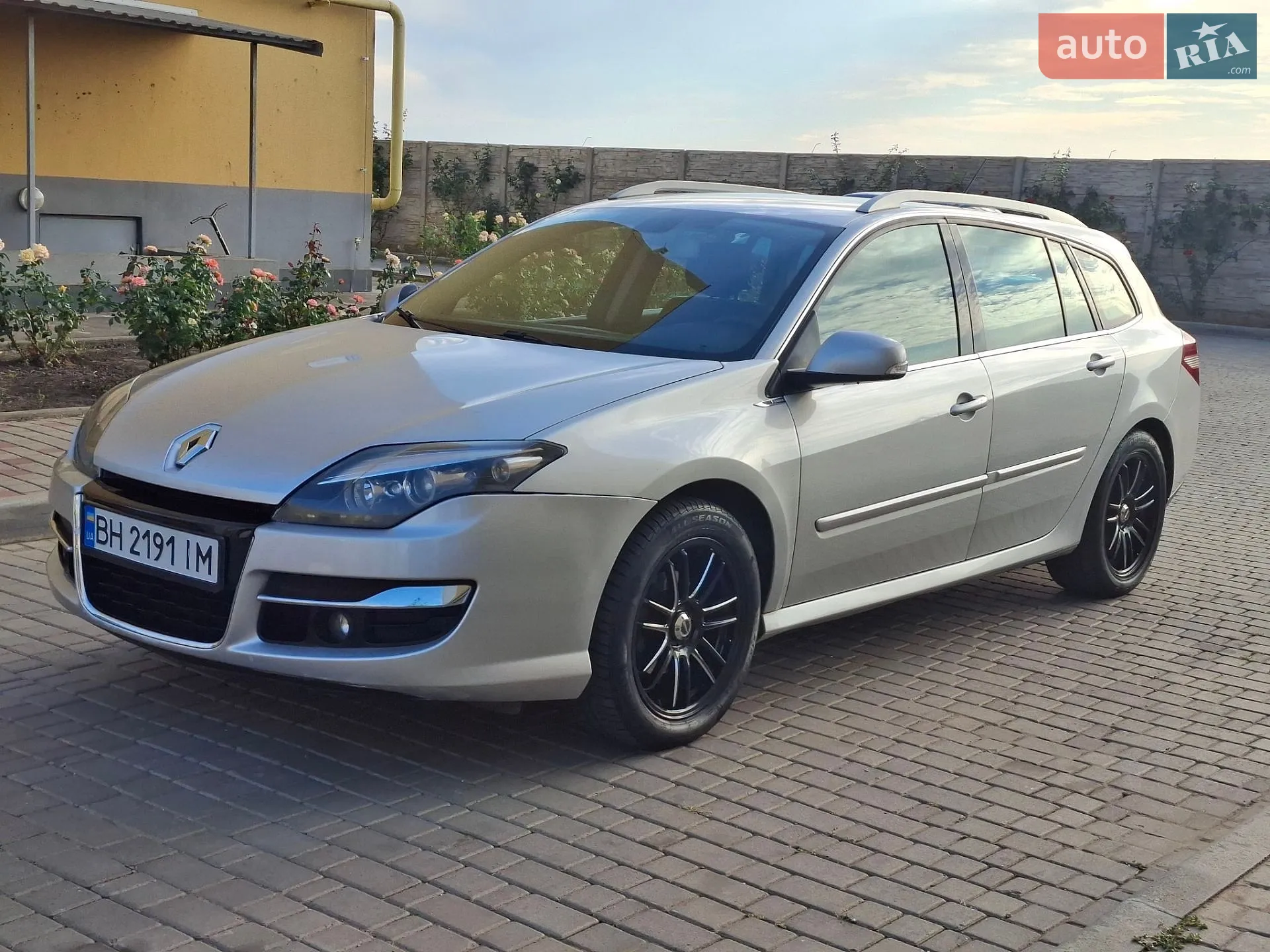 2011 Renault Laguna - фото 1